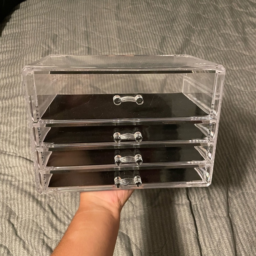 Clear acrylic drawer/organizer